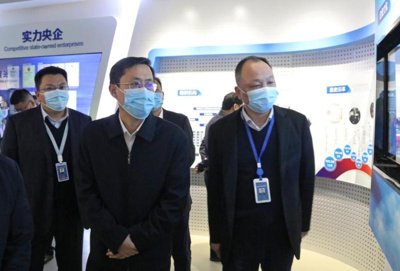 2021年12月，時(shí)任岳陽(yáng)市委書記、市人大常委會(huì)主任王一鷗到公司調(diào)研指導(dǎo)工作