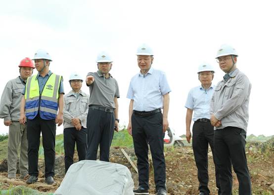 面對(duì)汛期險(xiǎn)情 公司精準(zhǔn)應(yīng)對(duì) 堅(jiān)決打好防汛抗災(zāi)這場硬仗