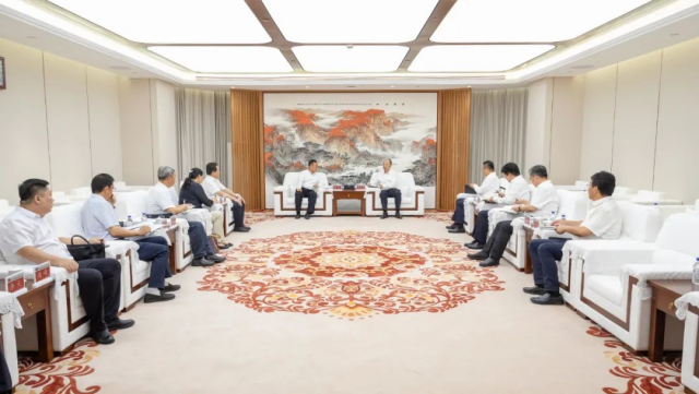 莫鼎革會(huì)見克拉瑪依市委副書記、市長(zhǎng)陳凱