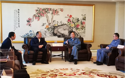 周鴻拜訪上海石化黨委書記、董事長郭曉軍