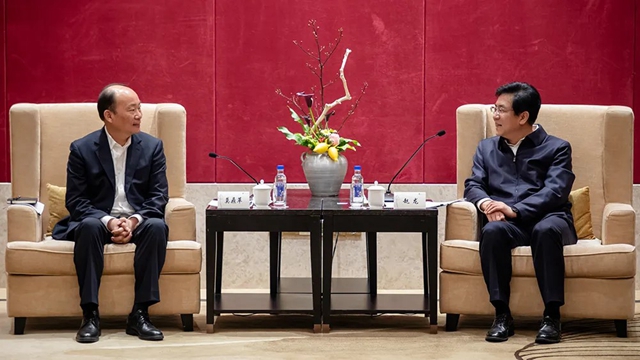 莫鼎革拜會(huì)福建省委副書記、省長(zhǎng)趙龍