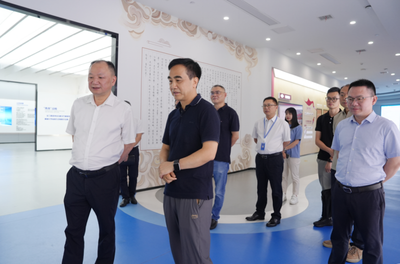 周鴻會(huì)見湖南省建筑設(shè)計(jì)院黨委書記、董事長夏心紅