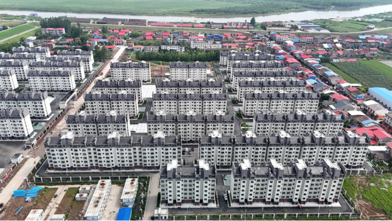 聚焦“135”  沖刺“全年紅”⑦丨以鐵軍擔(dān)當書寫華容縣團洲垸災(zāi)后重建“安居答卷”