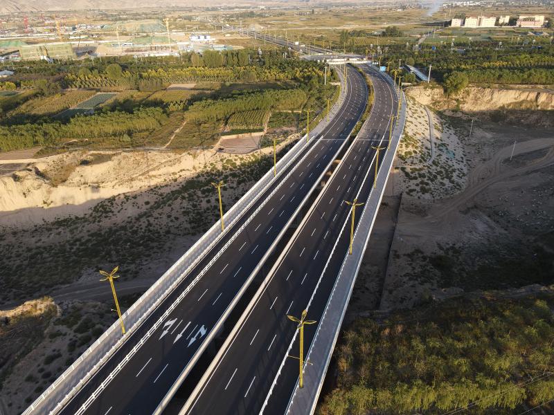 蘭州榆中夏緯七路（學府大道-生態(tài)大道）道路新建工程